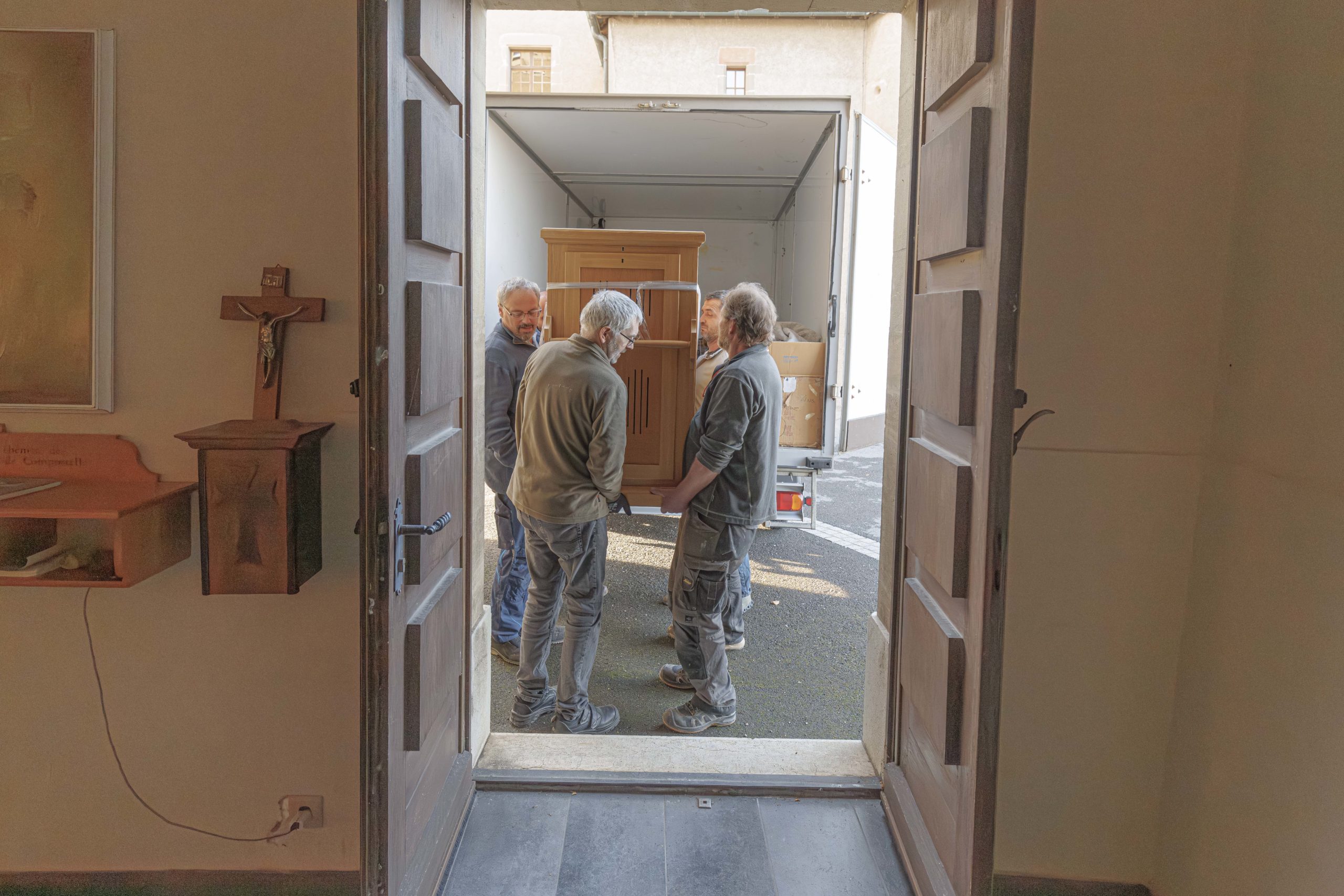 Démontage avec Dirk Eule - projet du nouvel orgue à Compesières à Bardonnex, ce mardi 26 novembre 2024.