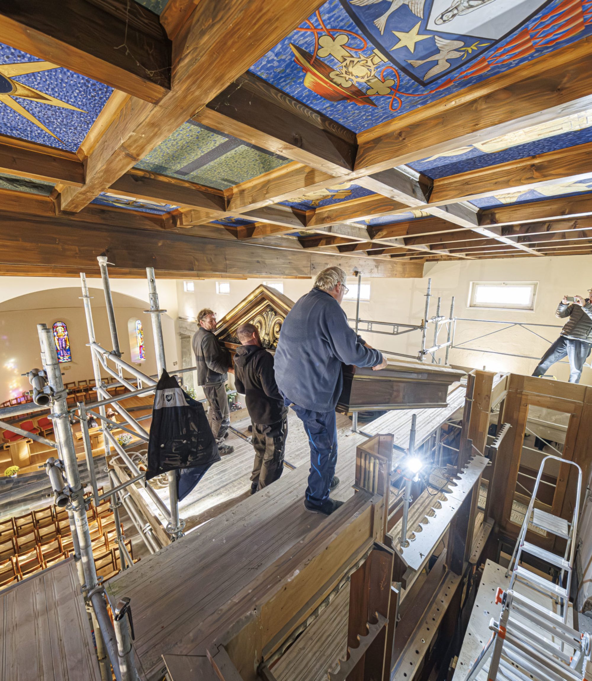 Démontage avec Dirk Eule - projet du nouvel orgue à Compesières à Bardonnex, ce mardi 26 novembre 2024.